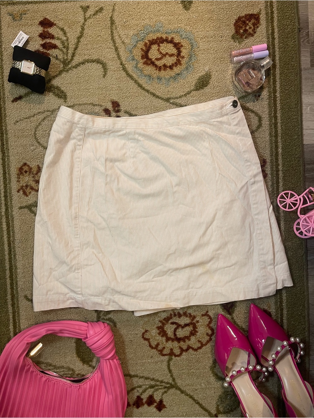 Liz Claiborne Cream Pinstriped Mini Skort.